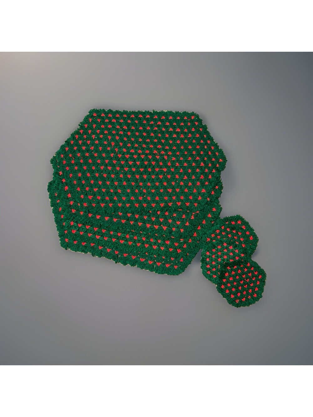 Vtg Set of 8 Christmas Crocheted Holiday Daisy Loom Hexagon Placemats & Coasters